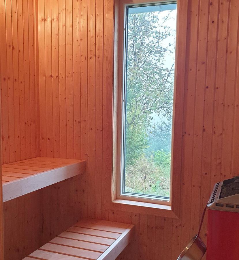 Gaeststuga I Vacker Natur, Bastu, Bubbelpool Sommartid Och Gratis Parkering Naera Ulricehamn Och Lassalyckan, Guesthouse With Nice View With Sauna And Free Parking Close To Dalsjoefors And Fishing Boras Bagian luar foto